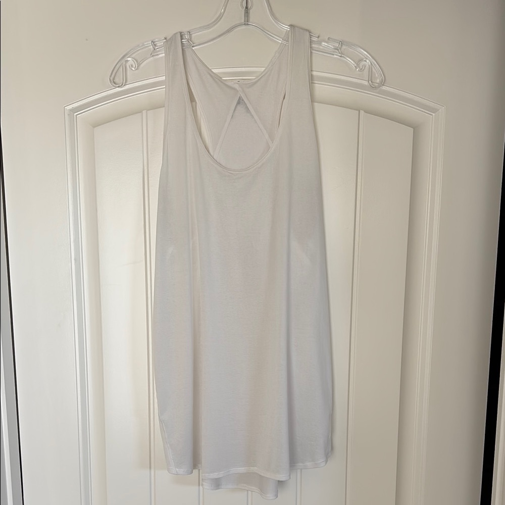 Lululemon Essential Pleated Tank Top White Yoga Performance‎ Womens Size 6